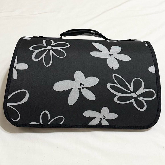 Collapsible Pet Carrier for Small Cats/Dogs - Black/White Floral Print w/Handle - Picture 10 of 16